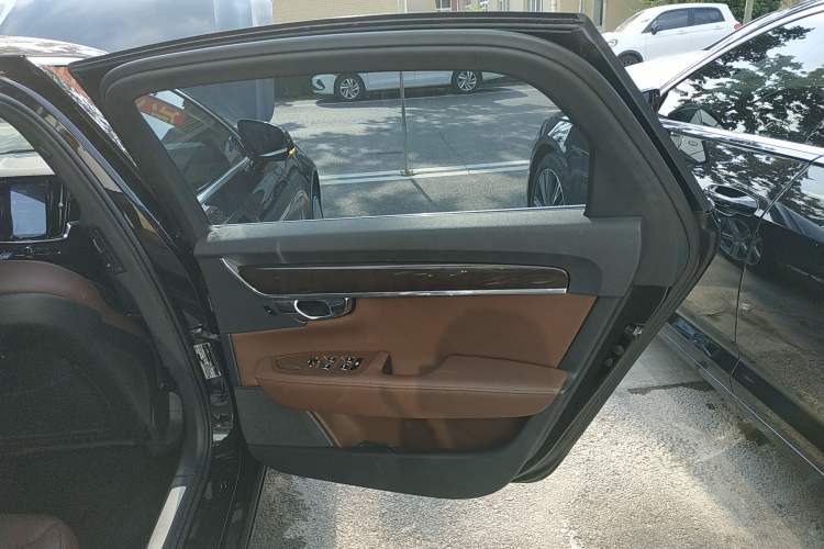 Used Volvo S90 2018 T4 Zhiyuan Edition
