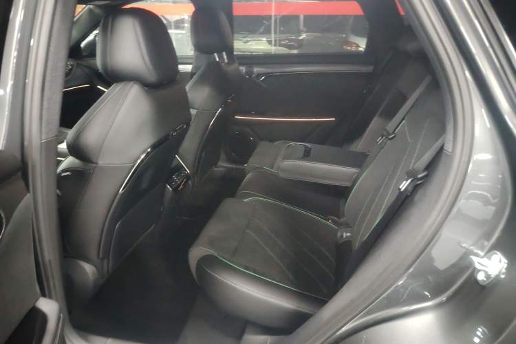 Used VOYAH FREE 2025 318 259 km All-Wheel-Drive Exploration Edition
