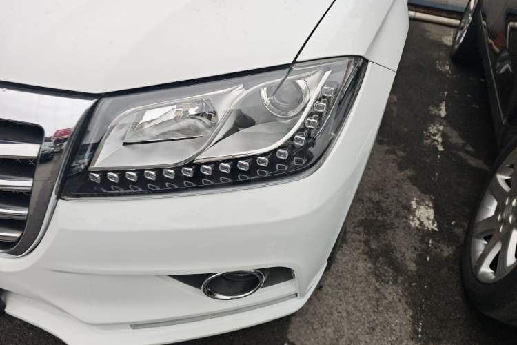 Used Haval H2 2016 Red-Label 1.5T Manual Two-Wheel Drive Luxury Model
