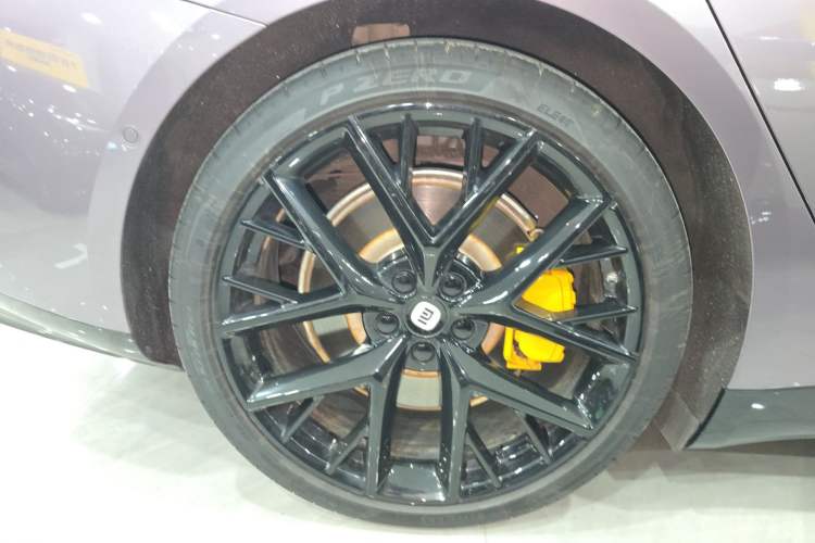 Used  SU7 2024 Four-Wheel Drive Ultra-Long Range Advanced Intelligent Driving Max Edition