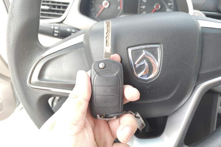 Used Baojun 310W 2017 1.5L Manual Comfort Version China VI Emission Standard
