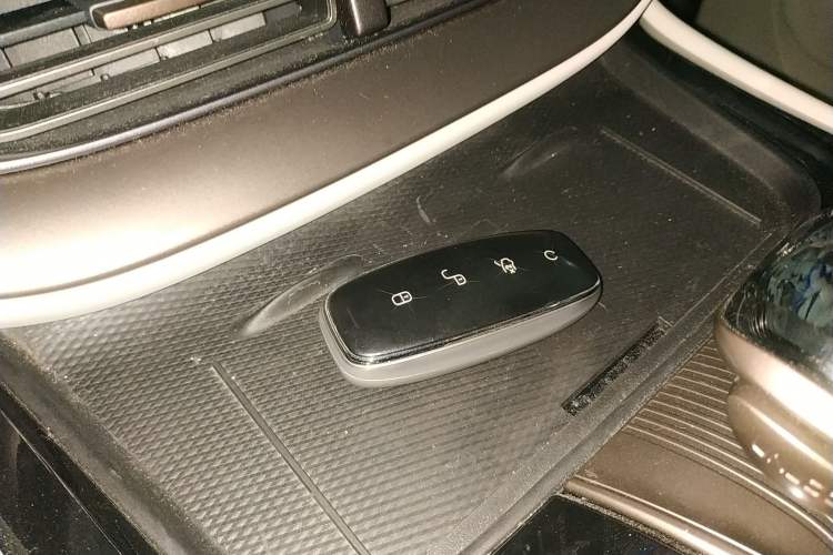 Used Denza D9 2022 DM-i 970 Four-Wheel Drive Prestige Model
