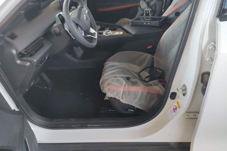 Used Changan UNI-V 2024 1.5T High-Energy Version
