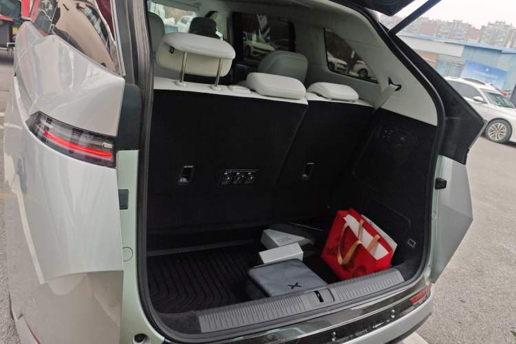 Used XPeng X9 2026 Model—Range-Extended Version 1602 Ultra
