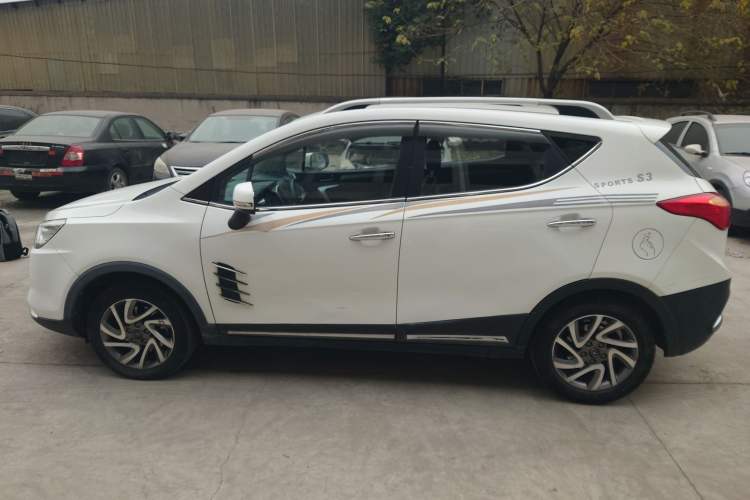 Used  Refine S3 2016 1.5L Manual Luxury Smart Version