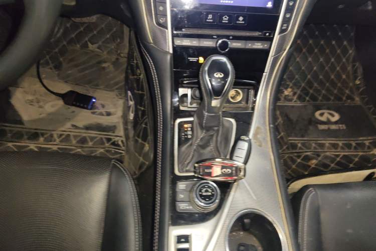 Used Infiniti Q50L 2018 2.0T Enjoyment Version China VI Standard
