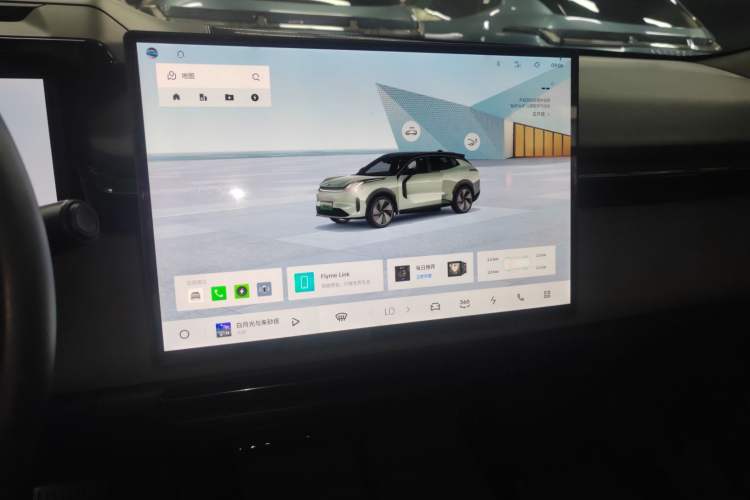 Used Lynk & Co 08 EM-P 2025 220 km All-Wheel-Drive Performance Halo