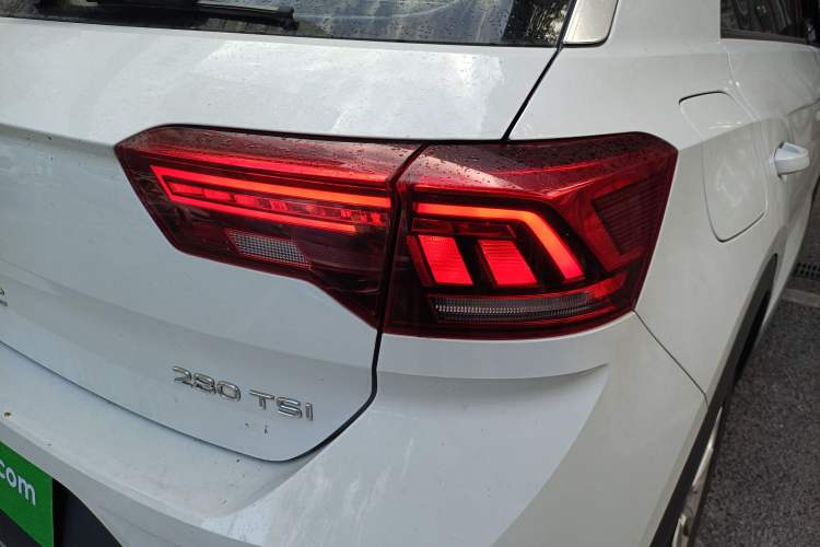 Used Volkswagen T-ROC 2022 280TSI DSG Two-Wheel Drive Elite PLUS
