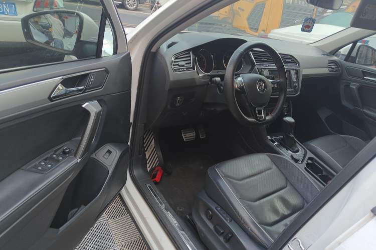 Used Volkswagen Tiguan L 2017 380TSI Automatic All-Wheel-Drive Flagship Edition
