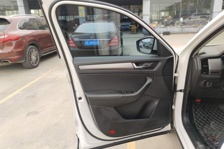 Used Skoda Kodiaq 2018 Facelifted TSI330 5-Seater Two-Wheel-Drive Comfort Edition