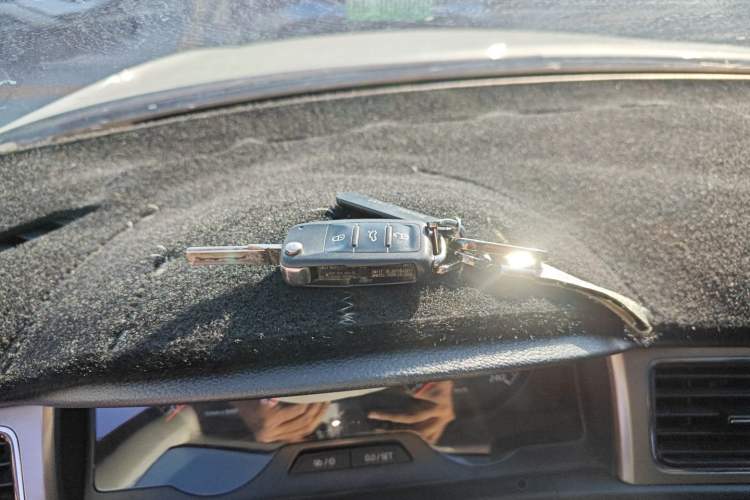 Used Volkswagen Santana 2015 1.4L Manual Comfort Edition
