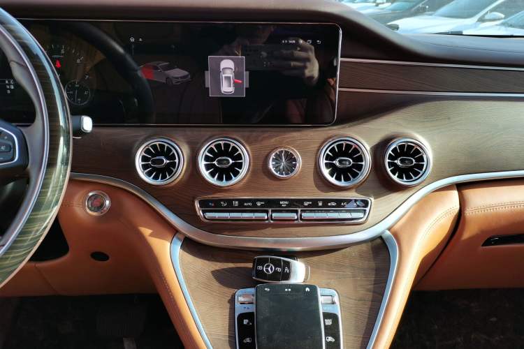 Used Mercedes-Benz Vito 2021 2.0T Elite Version 7 Seats
