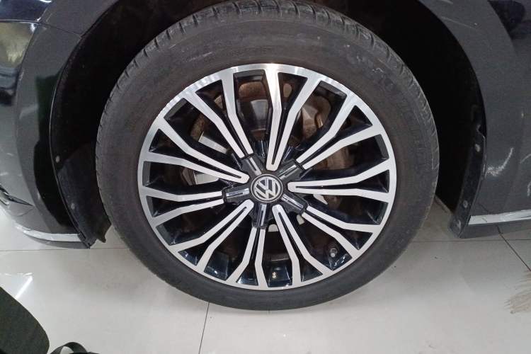 Used Volkswagen Phideon 2018 Revised Version 380TSI Two-Wheel Drive Business Edition