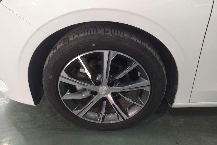 Used Geely Auto Emgrand 2023 4th Generation Champion Edition 1.5L CVT Prestige Model
