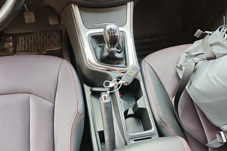 Used Baojun 560 2015 1.8L Manual Luxury Model
