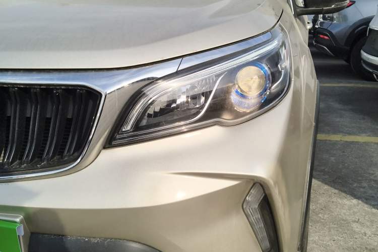 Used Geely Auto Vision X3 2021 PRO 1.5L CVT Deluxe Model
