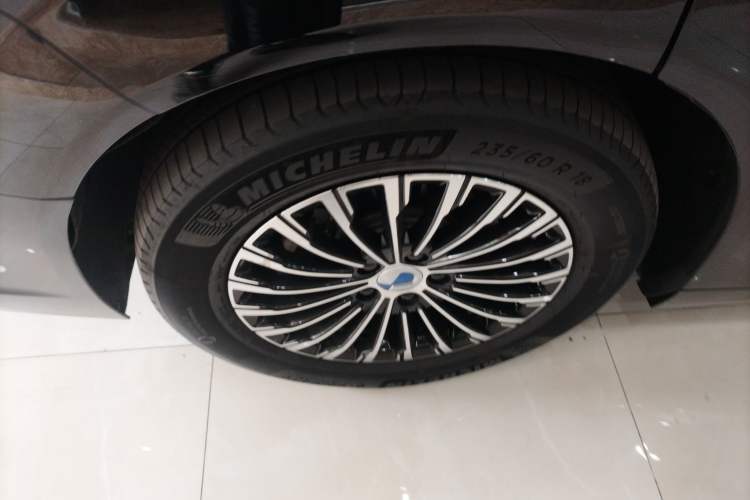 Used Denza D9 2022 DM-i 1040 Prestige Model