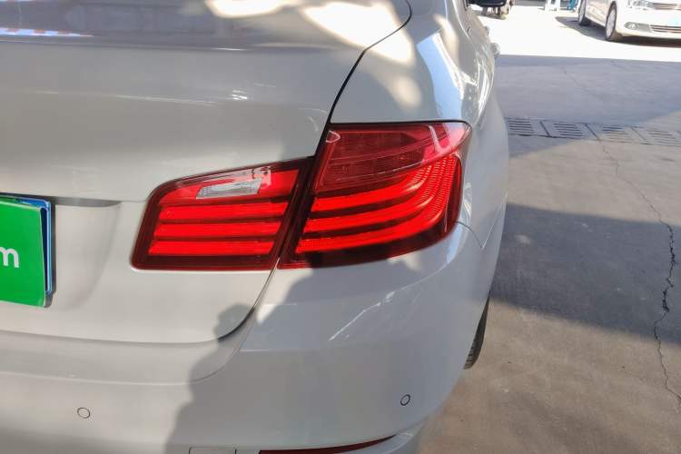 Used BMW 5 Series 2014 520i Elegant Edition
