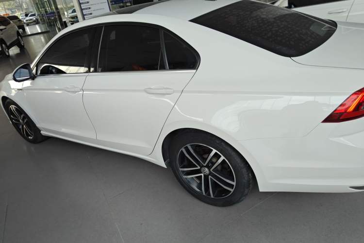Used Volkswagen Lamando 2021 280TSI DSG Comfort Edition
