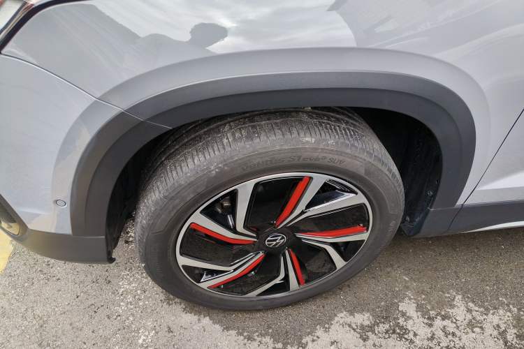 Used Volkswagen Tharu 2024 300TSI Two-Wheel-Drive Moon Luxury Edition
