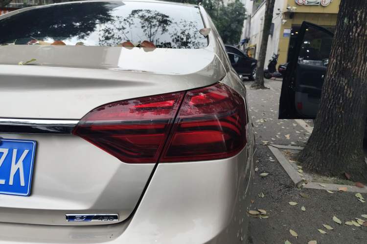 Used Geely Auto Emgrand 2019 Leading Edition 1.5L CVT Upward-Connected Model China VI Standard