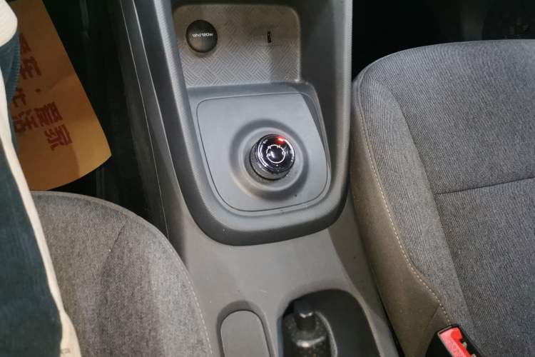 Used Wuling Hongguang New Energy 2024 All-Electric Model 300KM Practical Version
