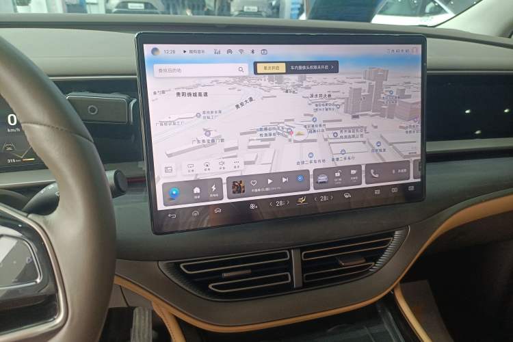 Used Denza D9 2022 DM-i 970 Four-Wheel Drive Flagship Model
