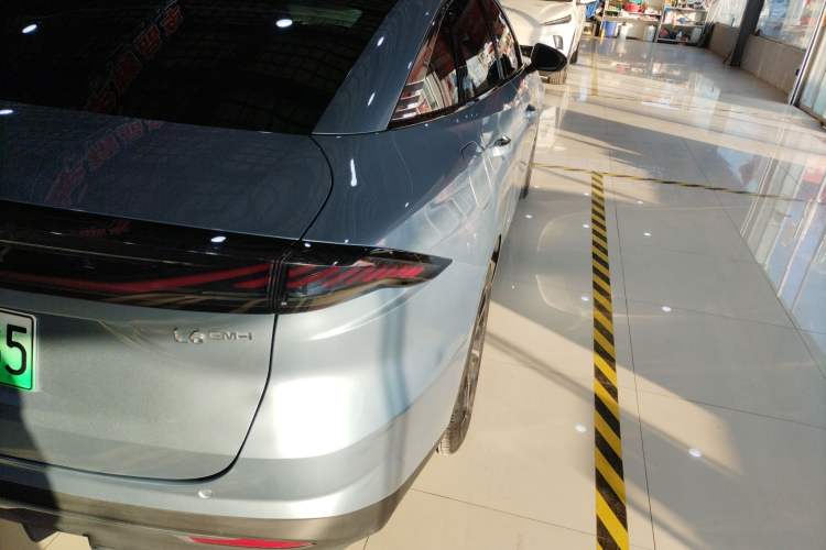 Used  L6 2025 EM-i 140km Starship Edition
