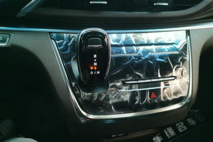 Used Buick GL8 2022 Land Business Class 652T Luxury Model
