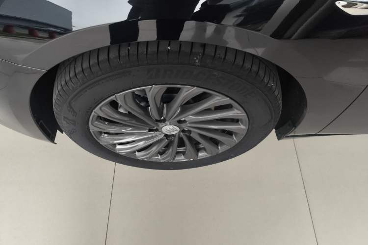 Used Buick LaCrosse 2025 28T Platinum Edition
