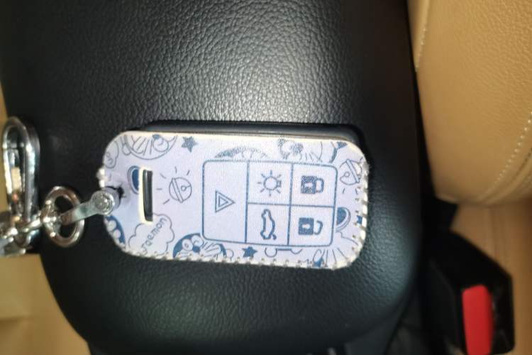 Used Volvo V40 2017 T3 Zhiyi Edition
