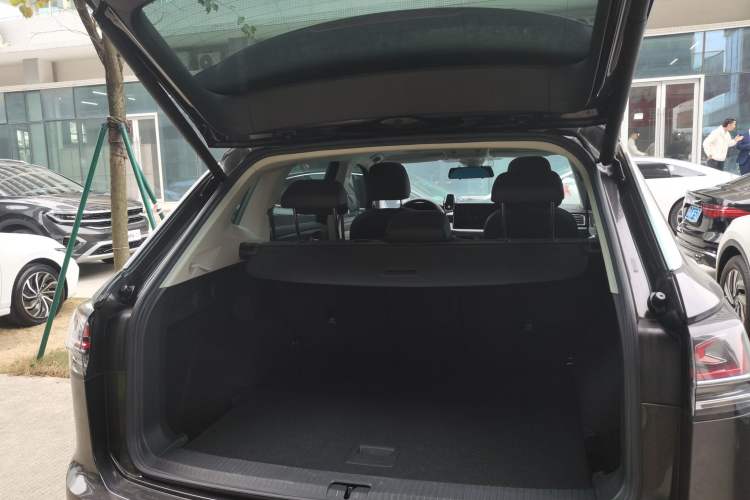 Used Volkswagen Tayron 2024 300TSI Two-Wheel-Drive Luxury Plus Advanced Version