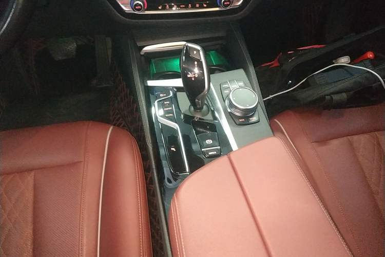 Used BMW 5 Series 2022 Second Facelift 530Li Leading Edition M Sport Package
