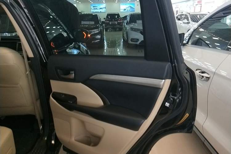 Used Toyota Highlander 2018 2.0T Four-Wheel Drive Prestige Version 7 Seats China VI Standard