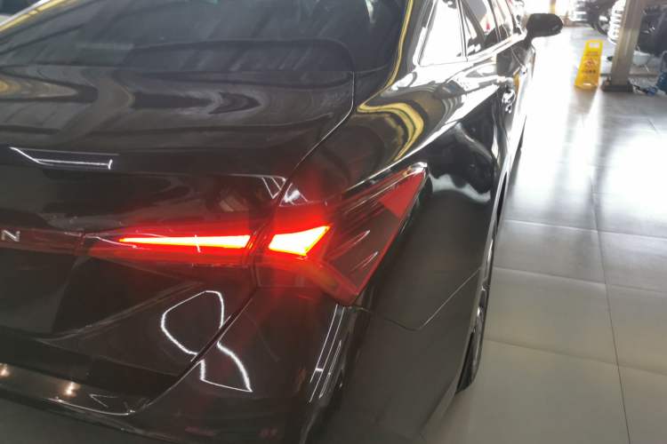 Used Toyota Avalon 2019 2.0L Luxury Edition China VI Standard
