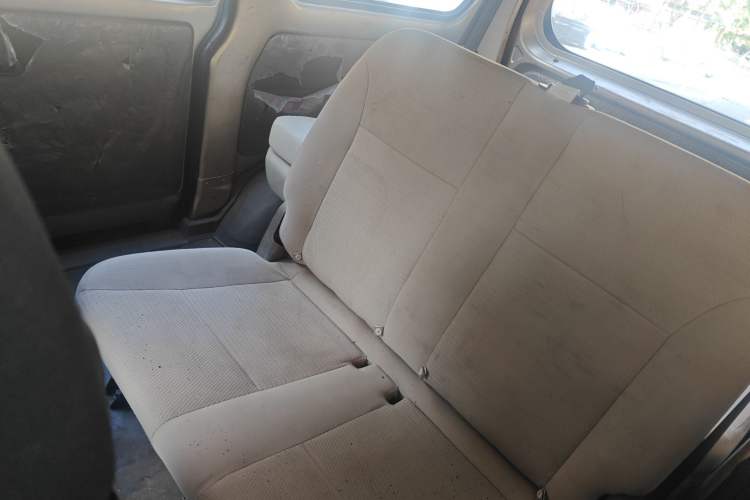 Used Wuling Rongguang V 2016 1.5L Practical Version Non-Power-Assisted
