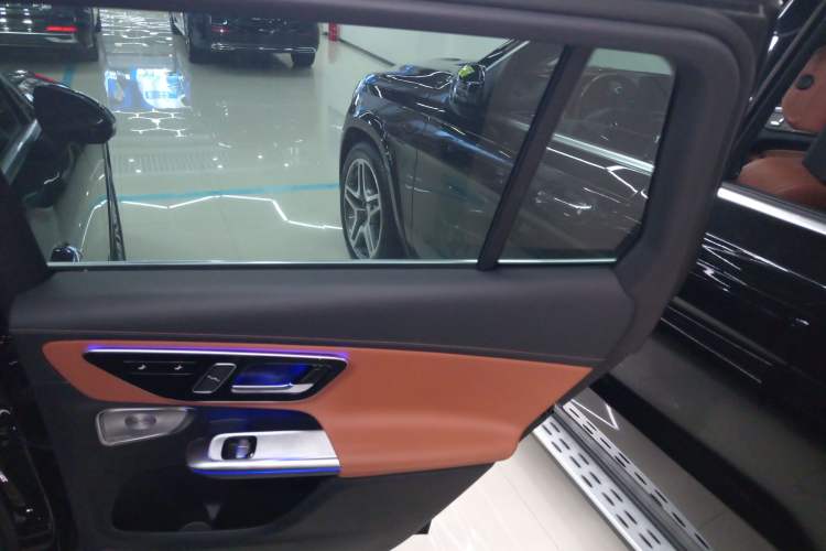 Used Mercedes-Benz GLC 2024 GLC 300 L 4MATIC Dynamic Edition 5-seater
