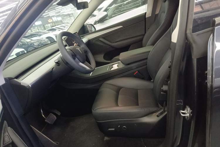 Used Tesla Model Y 2024 Long-Range All-Wheel-Drive Version