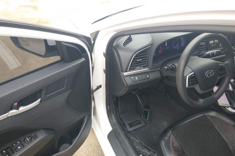 Used Hyundai Elantra 2016 1.6L Automatic ZhiXuan – Elite Version
