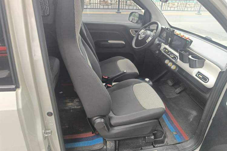 Used Wuling Hongguang MINIEV 2024 3rd Generation 215km Advanced Version
