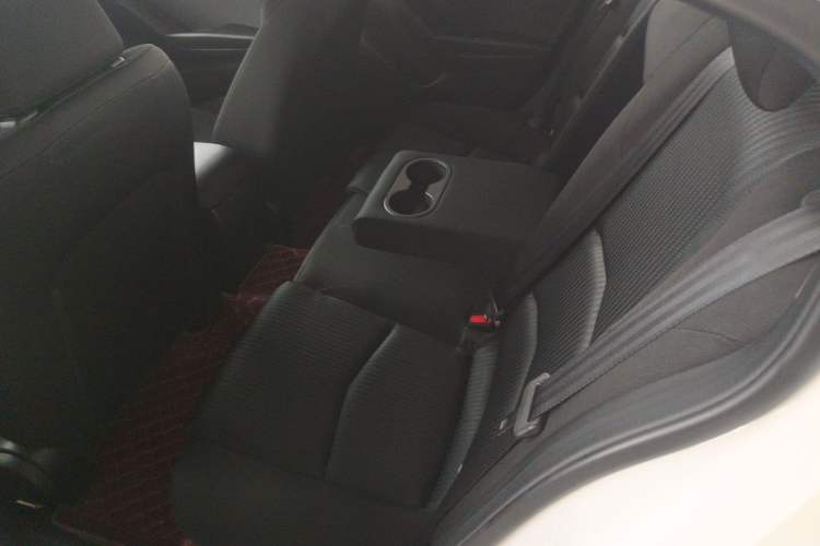 Used Mazda Mazda 3 Axela 2016 Sedan 1.5L Automatic Luxury Model
