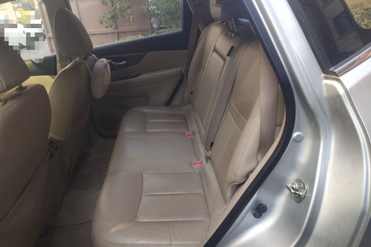 Used Nissan X-Trail 2014 2.5L CVT Leading Edition 4WD
