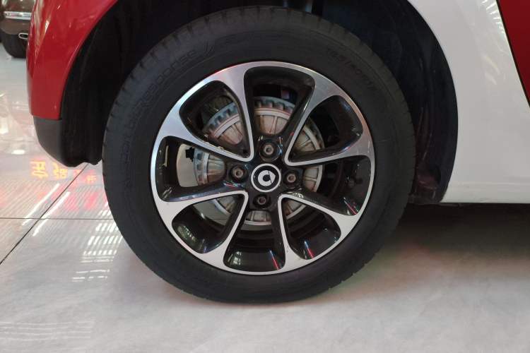 Used  forfour 2016 1.0L 52 kW Passion Edition
