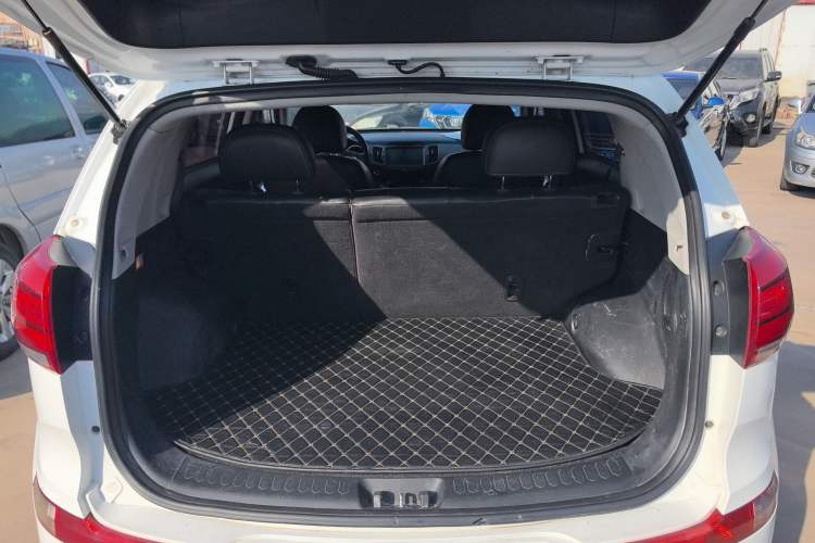 Used Kia Sportage R 2015 2.0L Automatic Two-Wheel Drive DLX Model