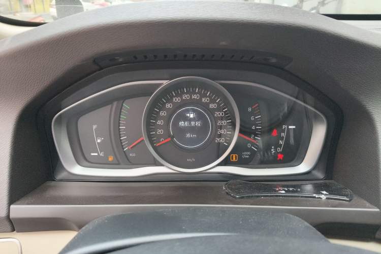 Used Volvo S60 2014 S60L 2.0T Zhiyuan Edition
