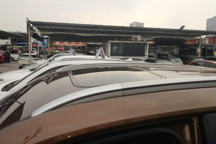 Used Changan CS75 2017 Shangkui Edition 1.5T Manual Fengxiang Model
