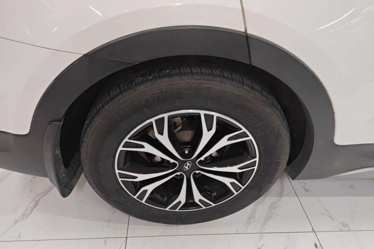 Used Hyundai Santa Fe 2017 2.0T Automatic Two-Wheel Drive Smart Version 7 Seats