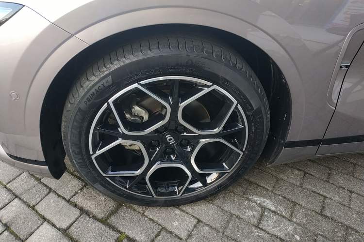 Used  A07 2025 Range-Extended "True Fragrant" Edition 230 Flagship Model
