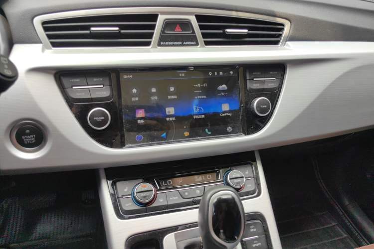 Used Geely Auto Emgrand X7 Sport 2016 1.8TD Automatic ZhiZun Version
