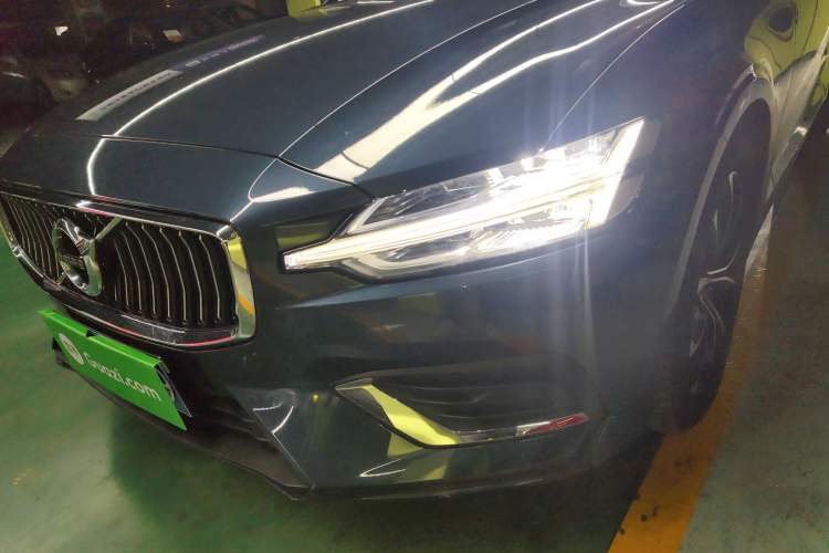 Used Volvo S60 2022 B4 Zhiyi Luxury Edition